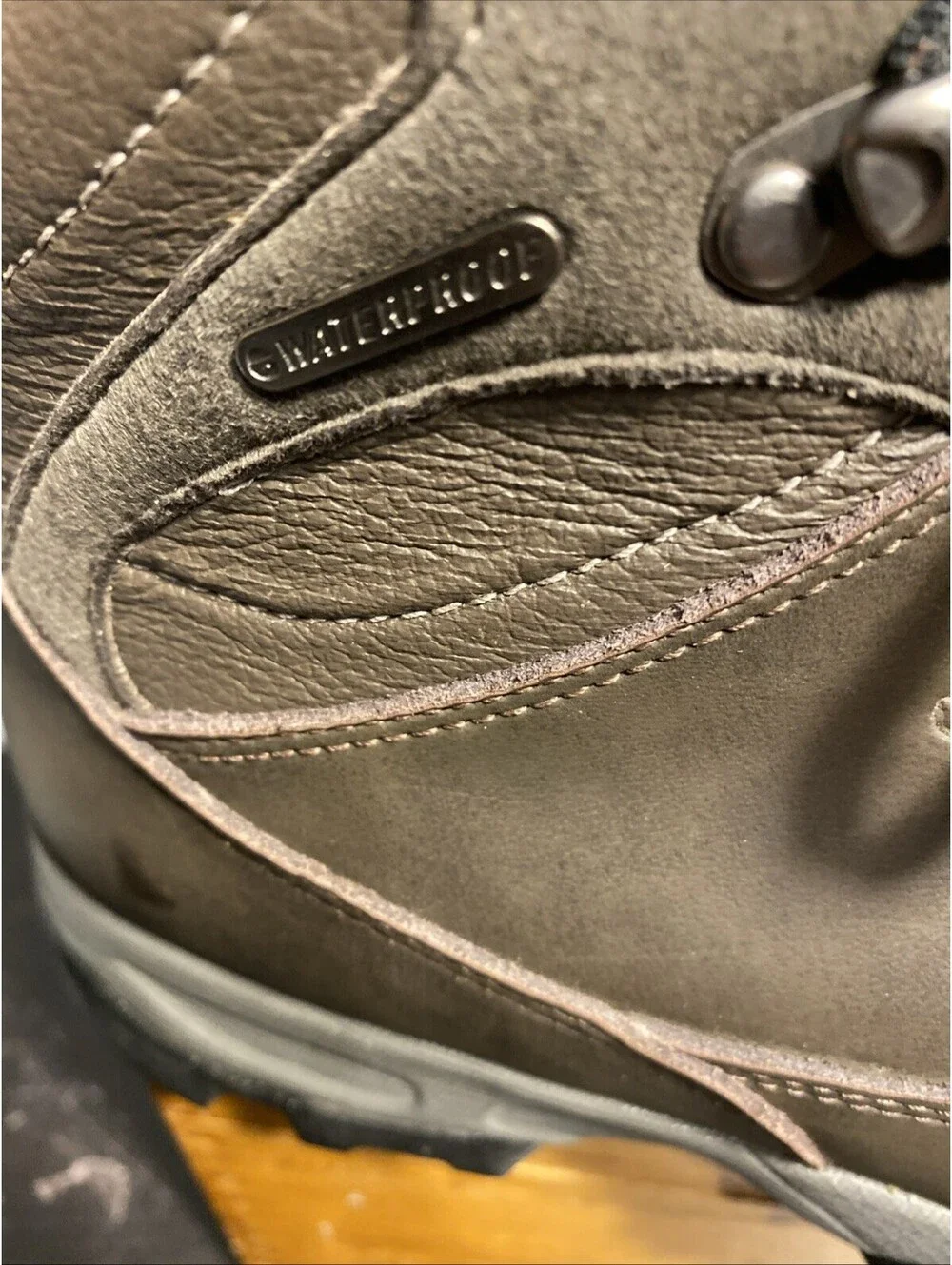 Hi-Tec Oakhurst Womens Hiking Boots Size 8